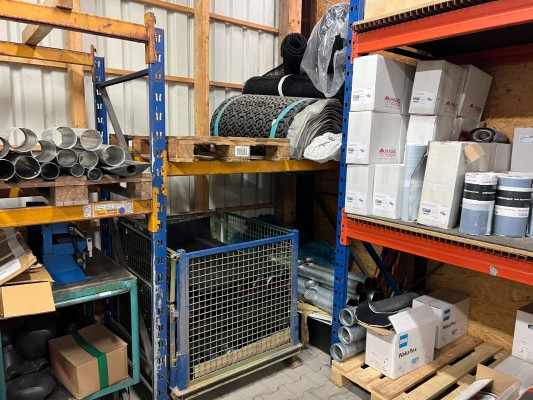 Bild LOS 154 -  Konvolut Dachdecker-Lagerware (Wakaflex, Mage, Fallrohre, Zubehör)